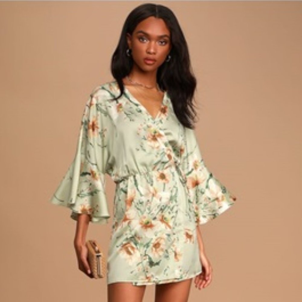 NWT Lulus "Give Me Love" Floral Dress S